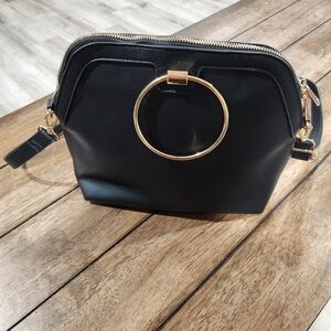 IMAN Ring black bag, very clean and gently used, cute to style